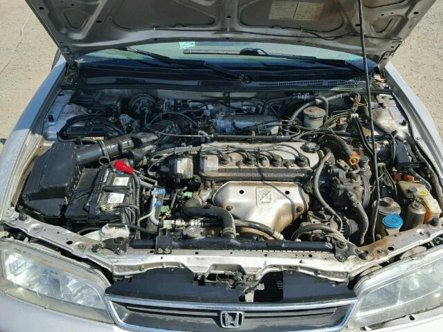 1HGCD5657VA251957 - 1997 HONDA ACCORD EX SILVER photo 7