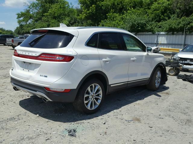 5LMCJ2D99GUJ30062 - 2016 LINCOLN MKC SELECT WHITE photo 4