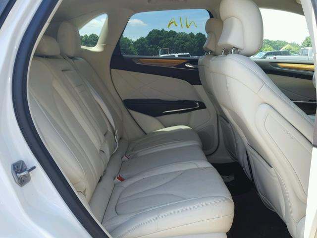 5LMCJ2D99GUJ30062 - 2016 LINCOLN MKC SELECT თეთრი ფოტო 6