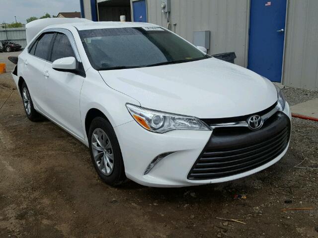 4T1BF1FKXGU137726 - 2016 TOYOTA CAMRY LE WHITE photo 1