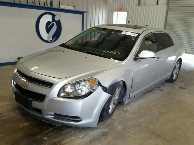 1G1ZC5E0XCF203055 - 2012 CHEVROLET MALIBU 1LT SILVER photo 2