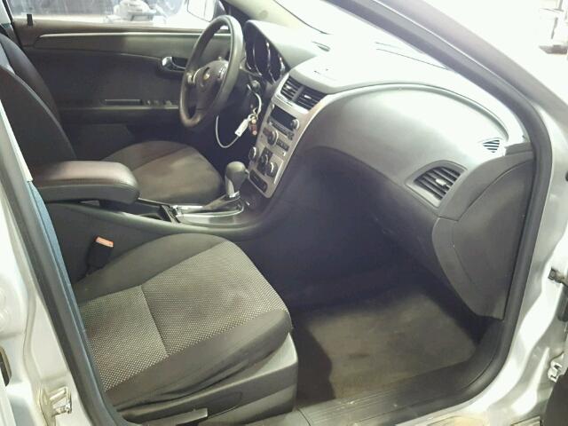 1G1ZC5E0XCF203055 - 2012 CHEVROLET MALIBU 1LT SILVER photo 5