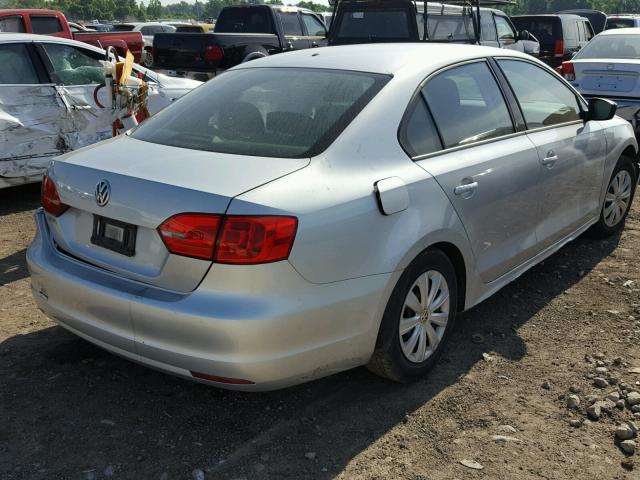 3VW2K7AJXEM423446 - 2014 VOLKSWAGEN JETTA BASE 银色 照片 4