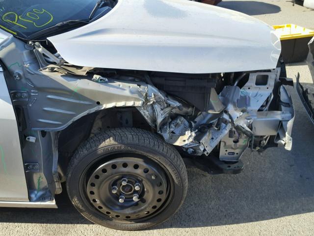 1G11E5SA5GF130042 - 2016 CHEVROLET MALIBU LIM 银色 照片 9