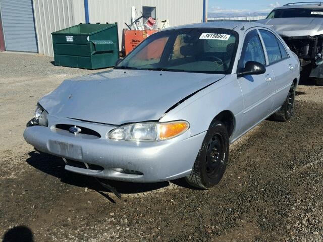 3FAFP13P92R209685 - 2002 FORD ESCORT SILVER photo 2