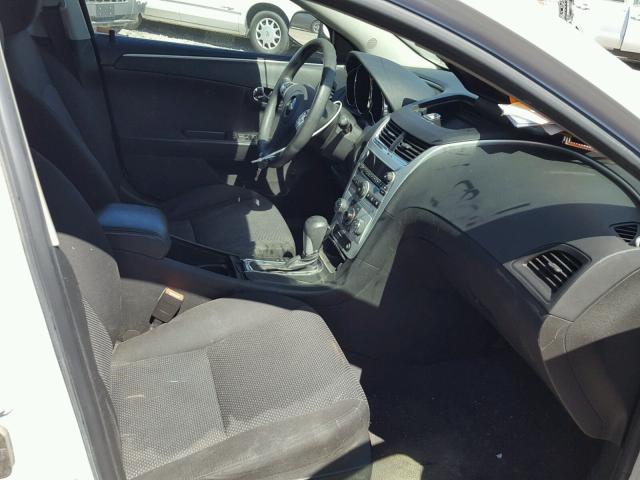 1G1ZC5EUXBF290361 - 2011 CHEVROLET MALIBU 1LT WHITE photo 5