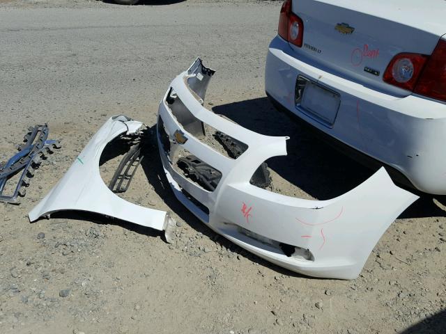 1G1ZC5EUXBF290361 - 2011 CHEVROLET MALIBU 1LT WHITE photo 9