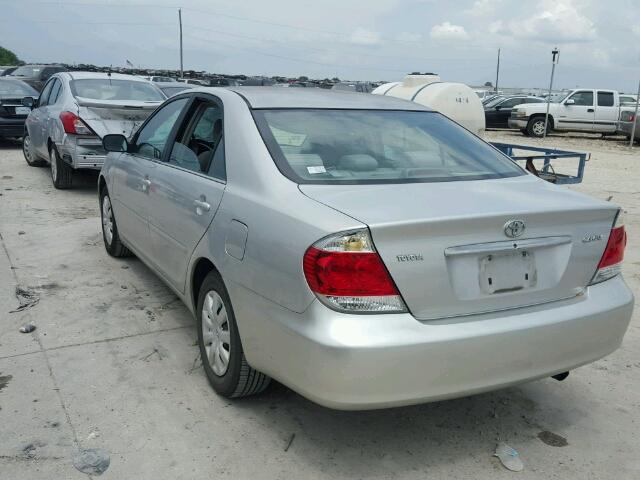 4T1BE32KX6U649781 - 2006 TOYOTA CAMRY LE SILVER photo 3