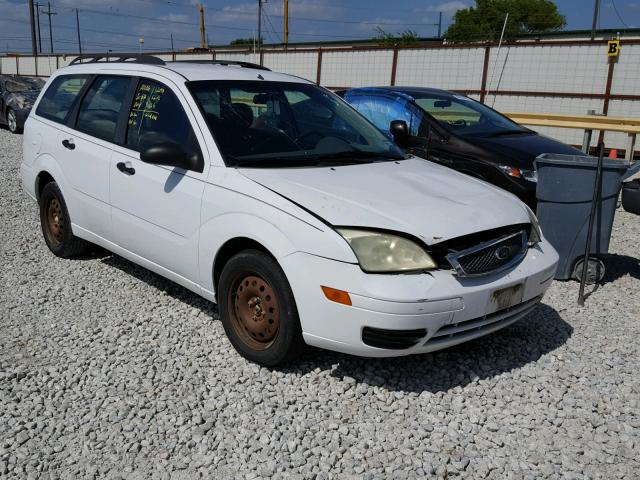 1FAFP36N45W154697 - 2005 FORD FOCUS ZXW WHITE photo 1