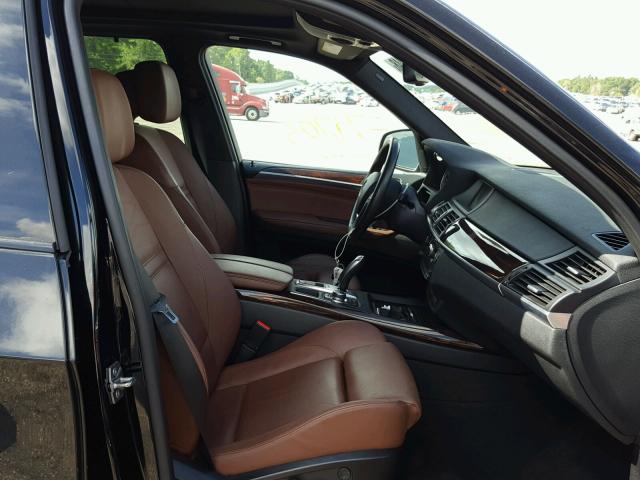 5UXZW0C52BL657542 - 2011 BMW X5 XDRIVE3 BLACK photo 5