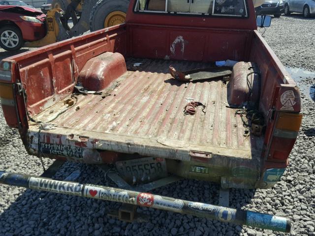 JT4RN65DXE5014893 - 1984 TOYOTA PICKUP RN6 RED photo 6