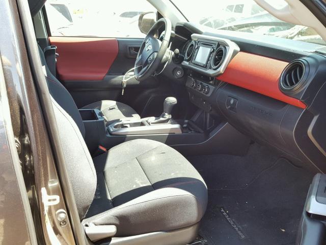 3TMAZ5CN7HM038302 - 2017 TOYOTA TACOMA DOU GRAY photo 5