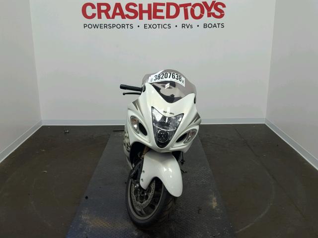 JS1GX72A3B2103410 - 2011 SUZUKI GSX1300 R WHITE photo 2