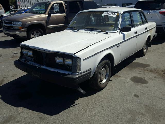 YV1AX8841D1931929 - 1983 VOLVO 244 DL WHITE photo 2