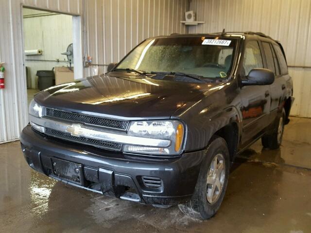 1GNDT13S062185800 - 2006 CHEVROLET TRAILBLAZE GRAY photo 2