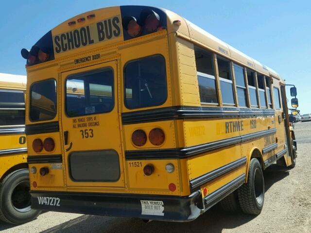 4UZAAXAK92CJ98939 - 2002 FREIGHTLINER CHASSIS FS 黄色 照片 4