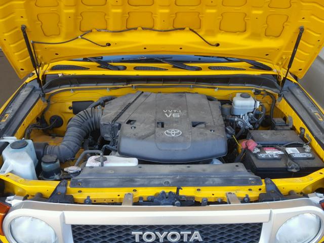 JTEBU11F370053481 - 2007 TOYOTA FJ CRUISER YELLOW photo 7