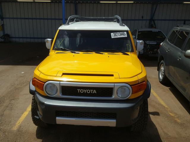 JTEBU11F370053481 - 2007 TOYOTA FJ CRUISER YELLOW photo 9