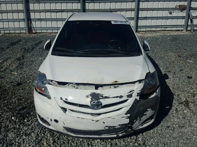 JTDBT923X71006467 - 2007 TOYOTA YARIS WHITE photo 10