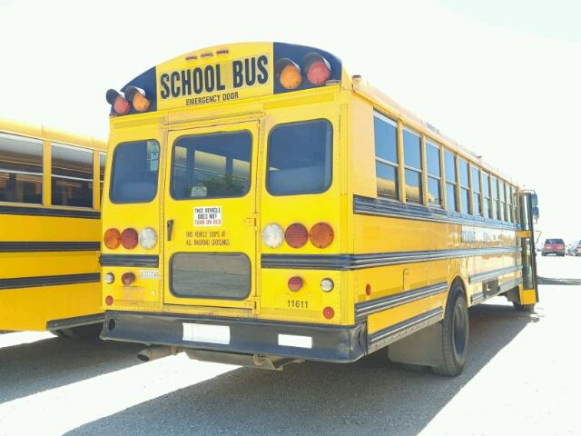 4UZAAXAK64CM08973 - 2004 FREIGHTLINER CHASSIS FS 黄色 照片 4