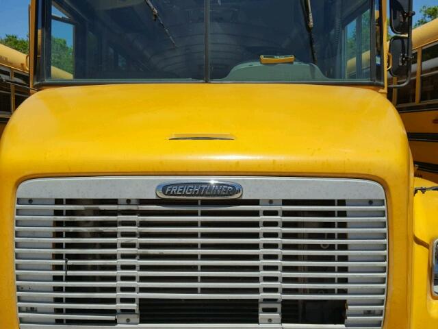 4UZAAXAK64CM08973 - 2004 FREIGHTLINER CHASSIS FS YELLOW photo 9