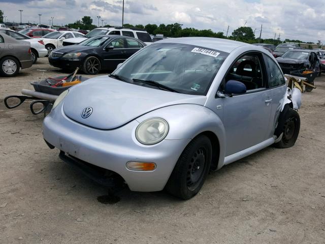 3VWCB21C42M410311 - 2002 VOLKSWAGEN NEW BEETLE SILVER photo 2