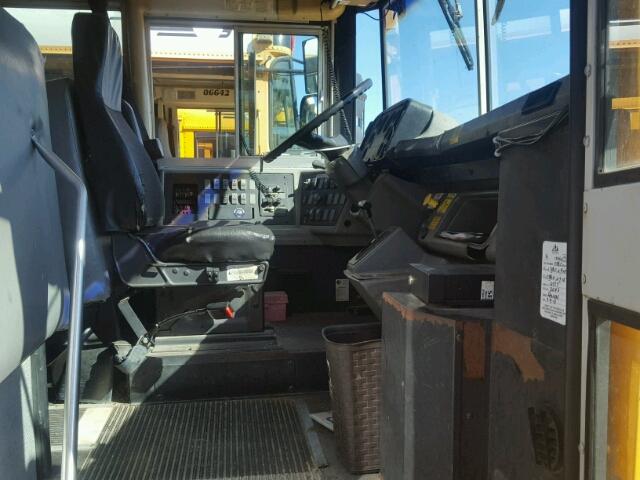 4UZAAXAK62CJ47947 - 2002 FREIGHTLINER CHASSIS FS 黄色 照片 5