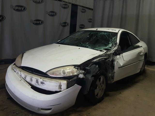 1ZWFT61L715615011 - 2001 MERCURY COUGAR V6 WHITE photo 2