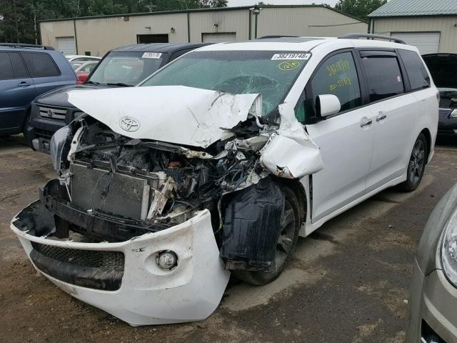 5TDXK3DC7FS672335 - 2015 TOYOTA SIENNA SPO WHITE photo 2