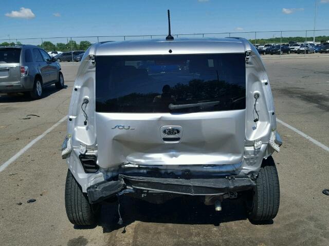 KNDJT2A21B7340940 - 2011 KIA SOUL + SILVER photo 9