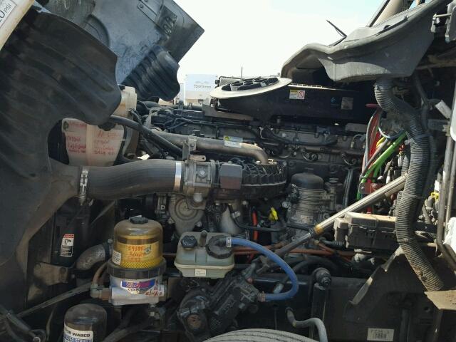 3AKJGLD69ESFZ0513 - 2014 FREIGHTLINER CASCADIA 1 WHITE photo 7