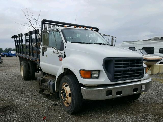 3FDNF6552YMA10660 - 2000 FORD F650 SUPER WHITE photo 1