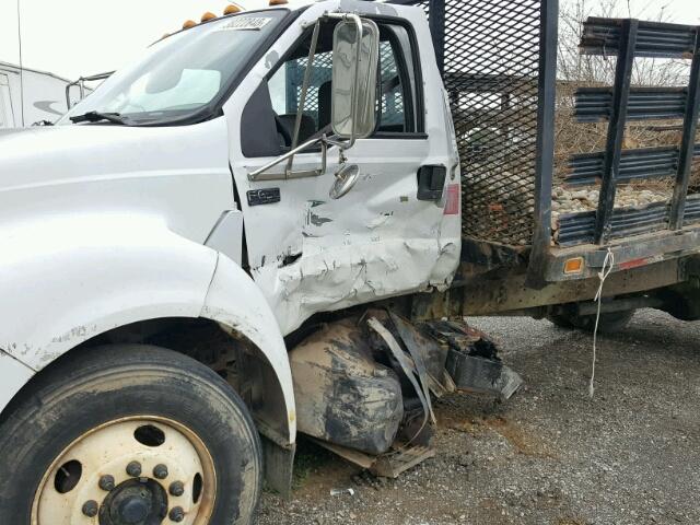 3FDNF6552YMA10660 - 2000 FORD F650 SUPER WHITE photo 9