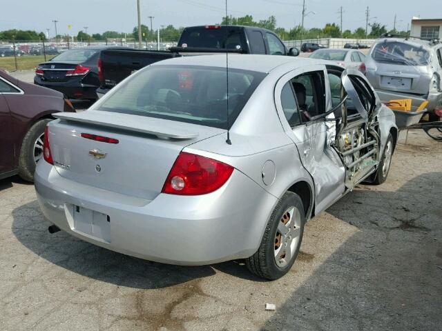 1G1AL55F977395859 - 2007 CHEVROLET COBALT SILVER photo 4