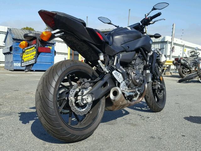 JYARM20Y7HA000107 - 2017 YAMAHA FZ07A C BLACK photo 4