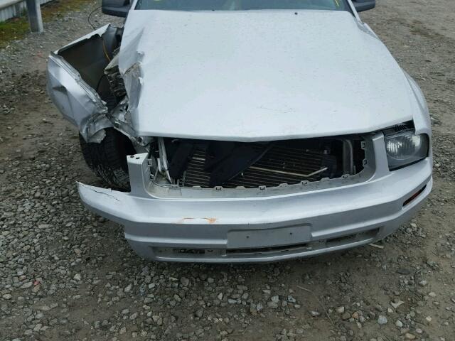 1ZVFT84N175264568 - 2007 FORD MUSTANG SILVER photo 7