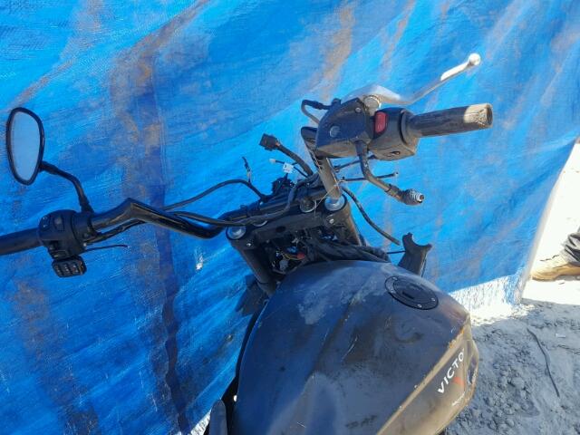 5VPDB36N1E3033824 - 2014 VICTORY MOTORCYCLES CROSS COUN GRAY photo 5