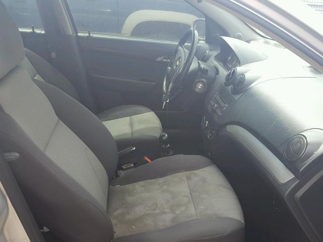 KL1TD66E09B320080 - 2009 CHEVROLET AVEO LS SILVER photo 5