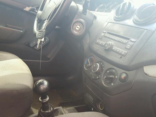 KL1TD66E09B320080 - 2009 CHEVROLET AVEO LS SILVER photo 9