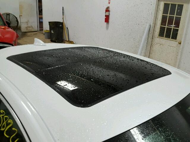 1G1ZH5SX4HF152324 - 2017 CHEVROLET MALIBU PRE WHITE photo 9