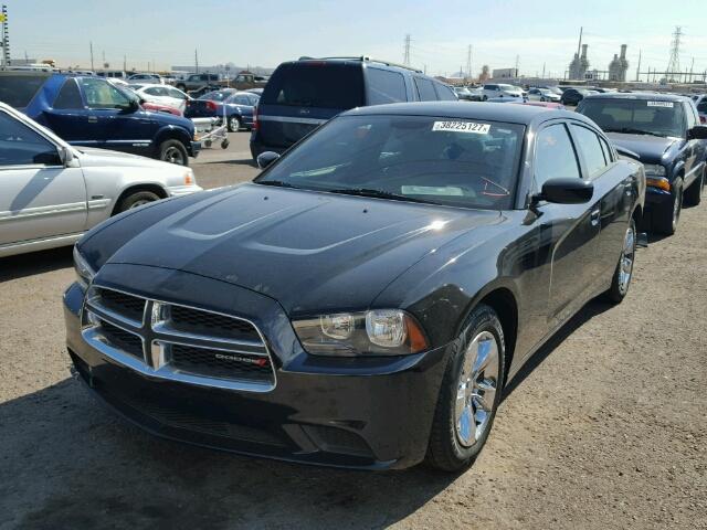 2C3CDXBGXDH640159 - 2013 DODGE CHARGER SE BLACK photo 2