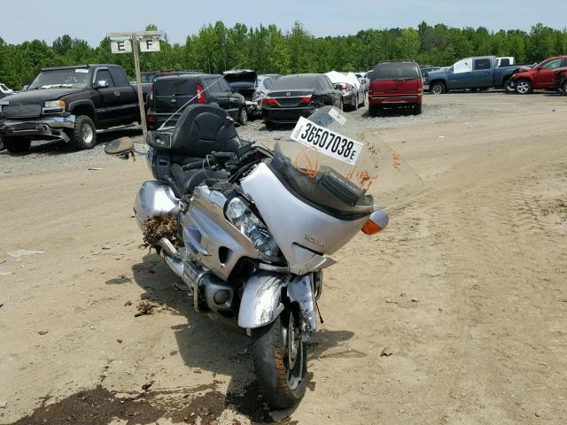 1HFSC47H09A803939 - 2009 HONDA GL1800 SILVER photo 1