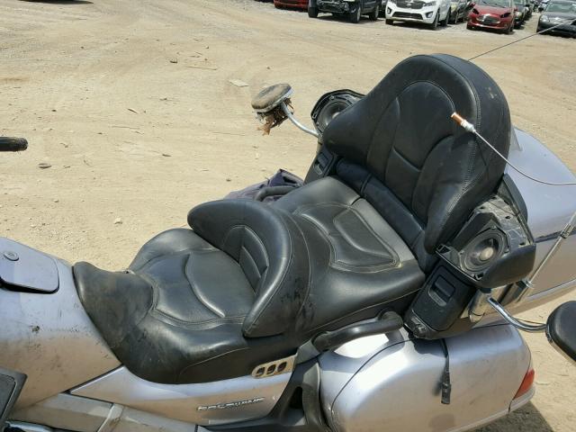 1HFSC47H09A803939 - 2009 HONDA GL1800 SILVER photo 6