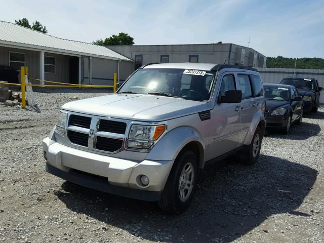 1D4PT2GK5BW586321 - 2011 DODGE NITRO SE SILVER photo 2