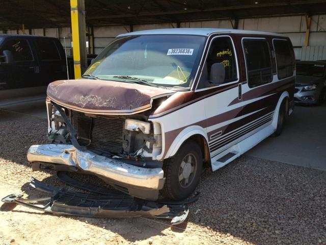 1GDFG15R5T1021911 - 1996 GMC SAVANA RV TWO TONE photo 2