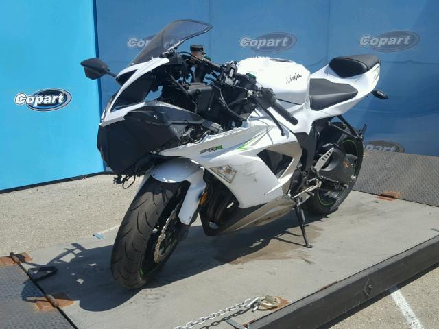 JKBZXJE12HA025052 - 2017 KAWASAKI ZX636 E WHITE photo 2