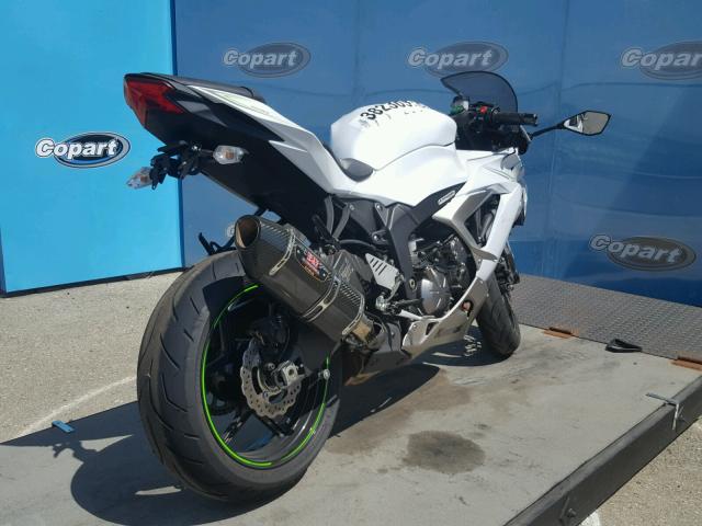 JKBZXJE12HA025052 - 2017 KAWASAKI ZX636 E WHITE photo 4