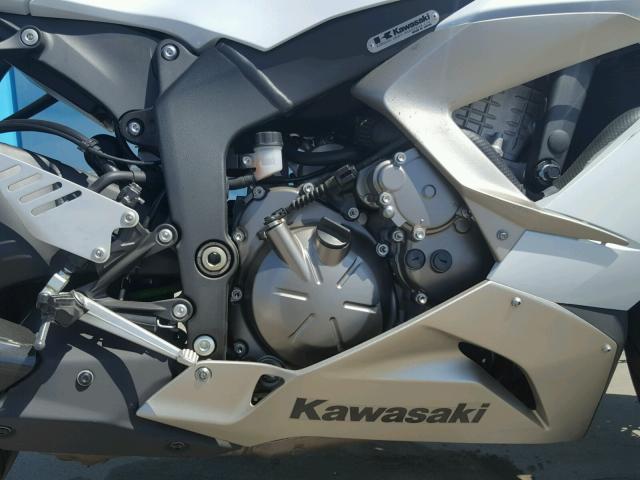 JKBZXJE12HA025052 - 2017 KAWASAKI ZX636 E WHITE photo 7