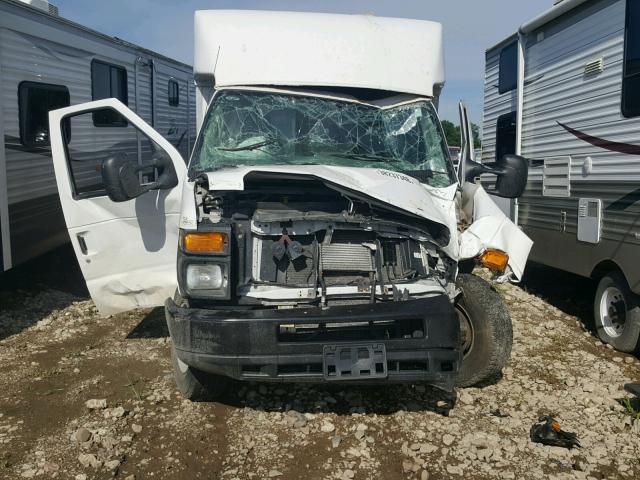 1FDSE3FLXBDA61909 - 2011 FORD ECONOLINE WHITE photo 9