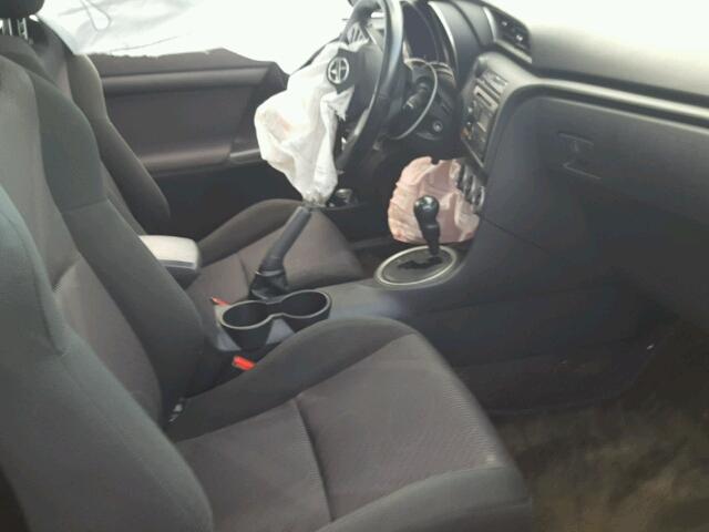 JTKJF5C71C3043251 - 2012 TOYOTA SCION TC 白色 照片 5